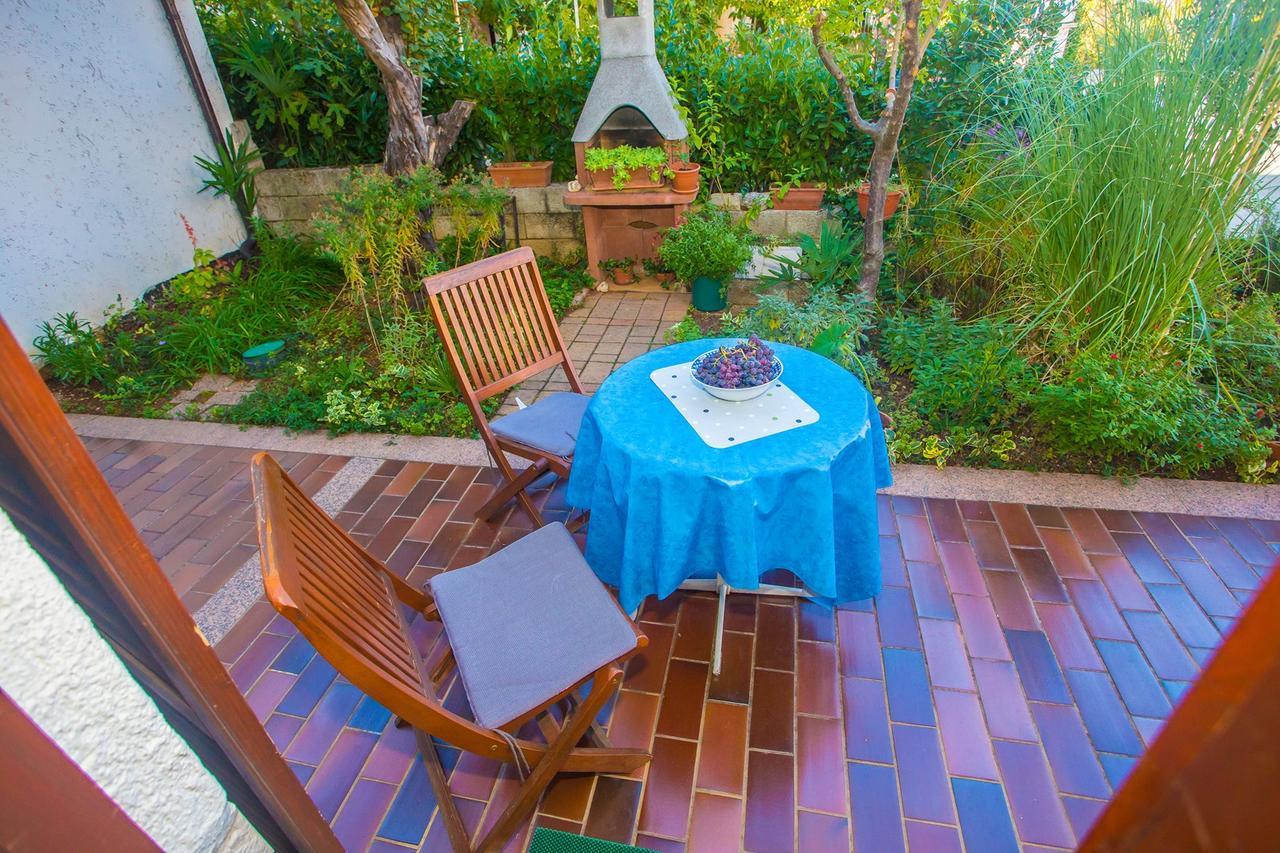 App. Fiorela Hotel Porec Luaran gambar