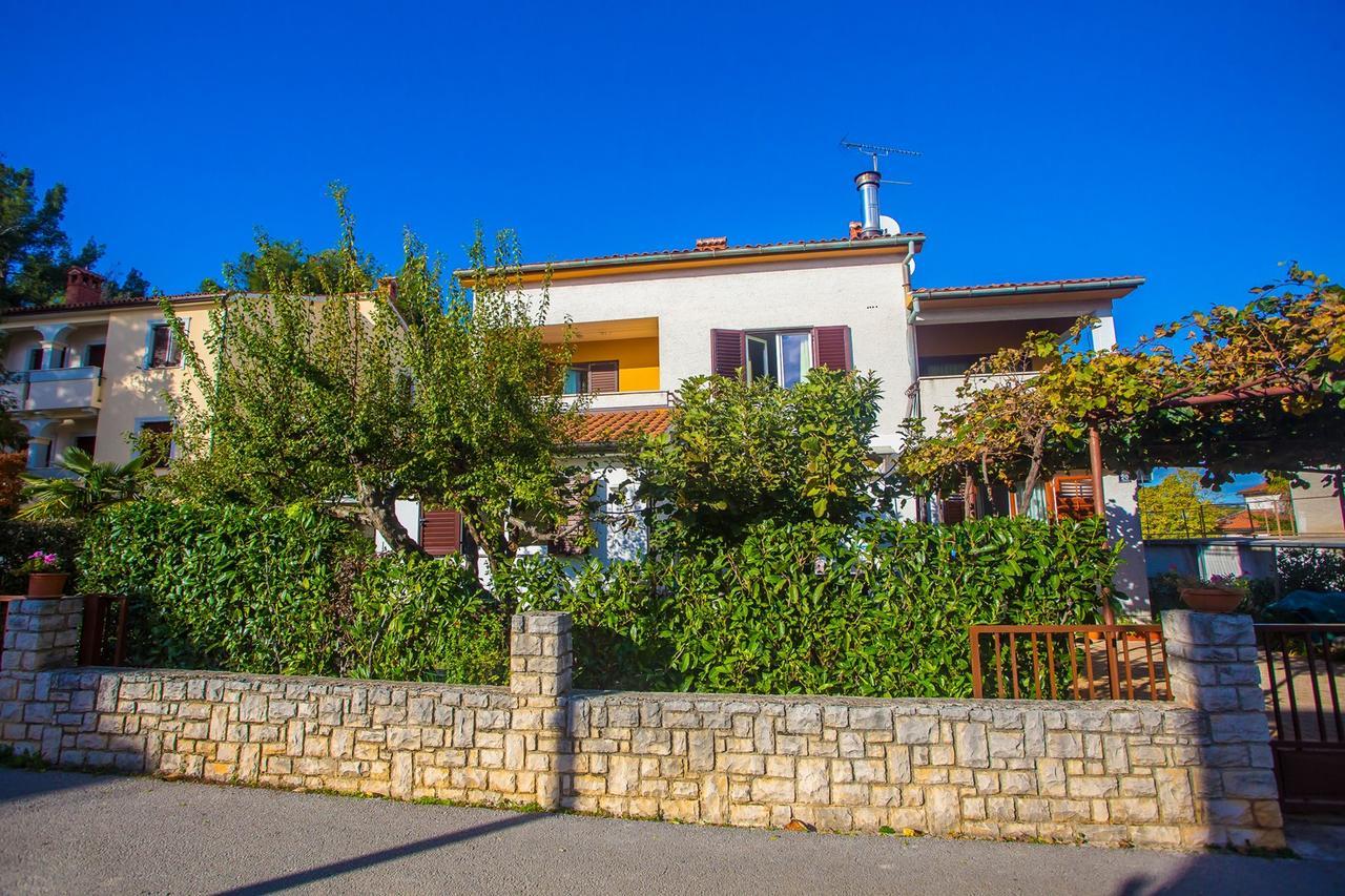 App. Fiorela Hotel Porec Luaran gambar