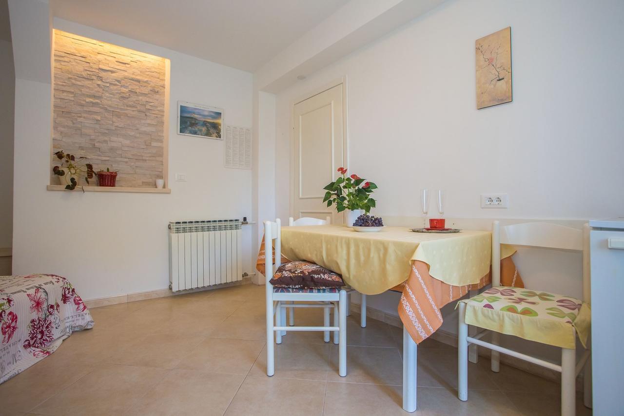 App. Fiorela Hotel Porec Luaran gambar