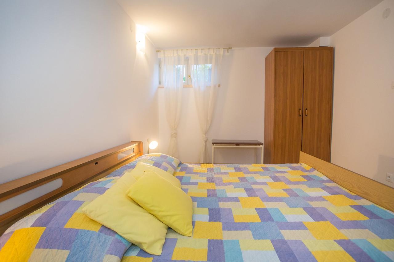 App. Fiorela Hotel Porec Luaran gambar