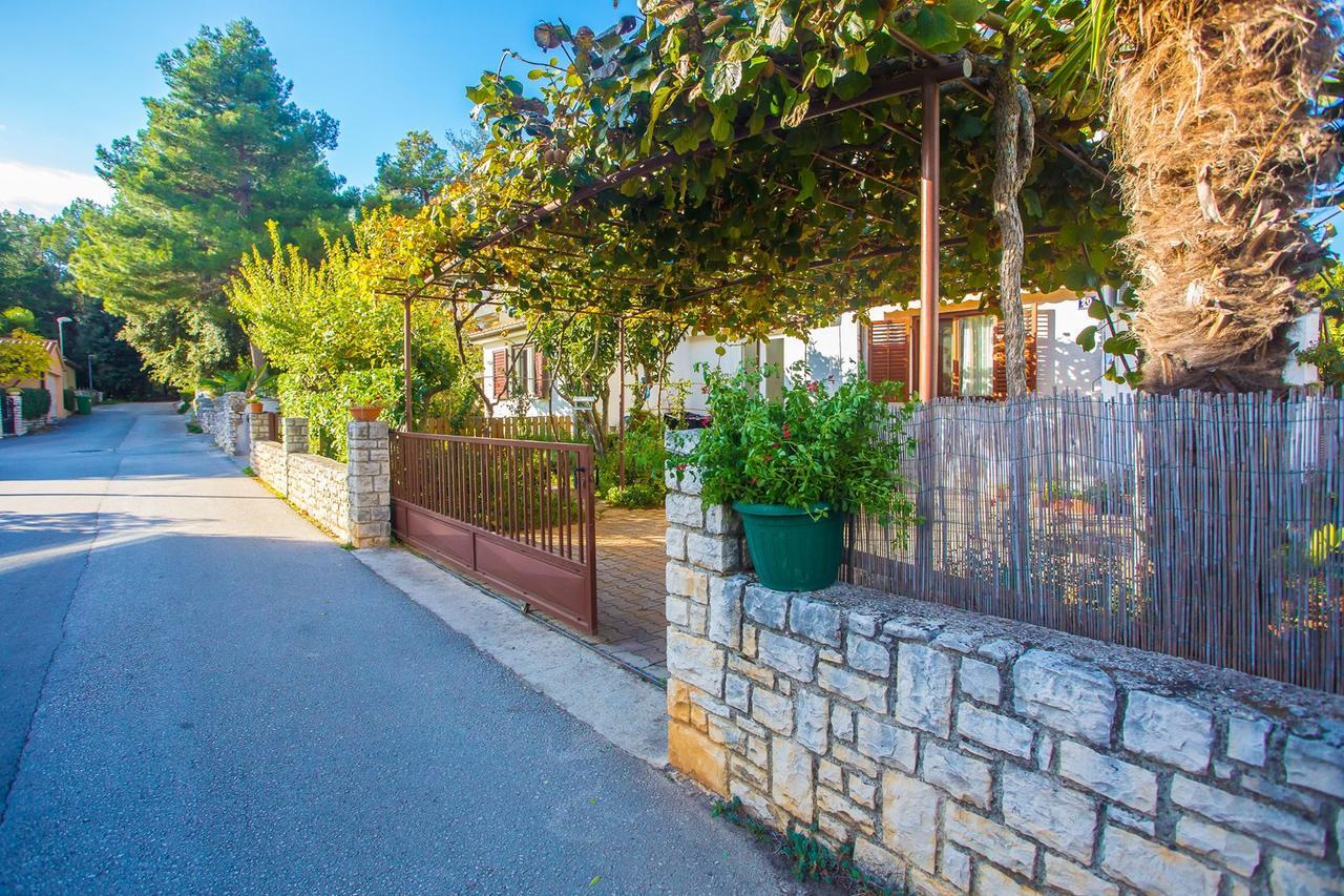 App. Fiorela Hotel Porec Luaran gambar