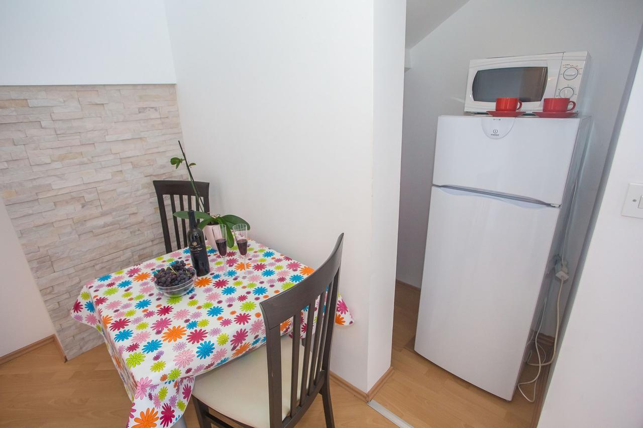 App. Fiorela Hotel Porec Luaran gambar